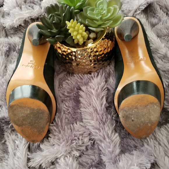 ELIZABETH & JAMES Mason Pony Hair Platform Pumps - Picture 9 of 10